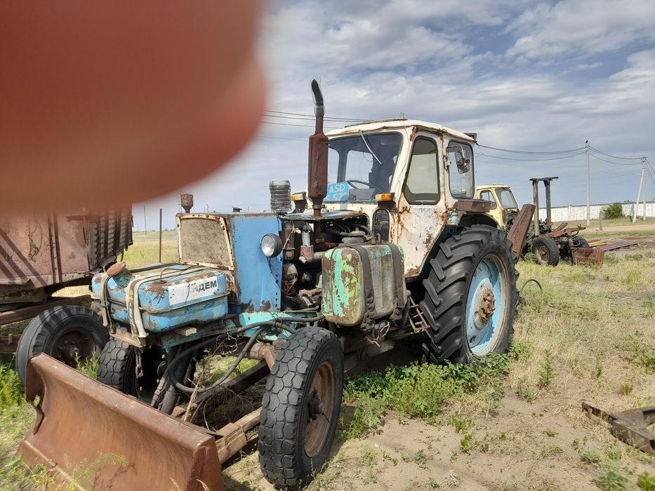 Продам Юмз экскаватор по запчастям