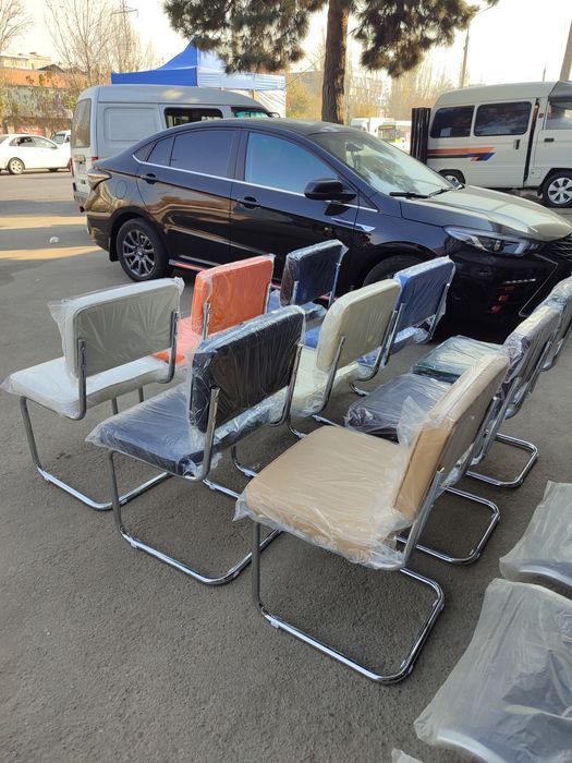 Офисные стулья Arm  есть гарантия и доставка