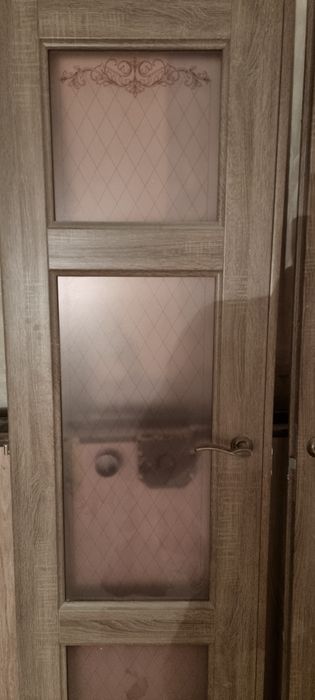 Продам межкомнатную дверь б/у