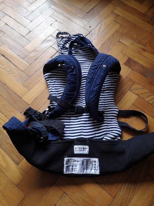 Mountain Buggy е ергономична раница за носене на бебе