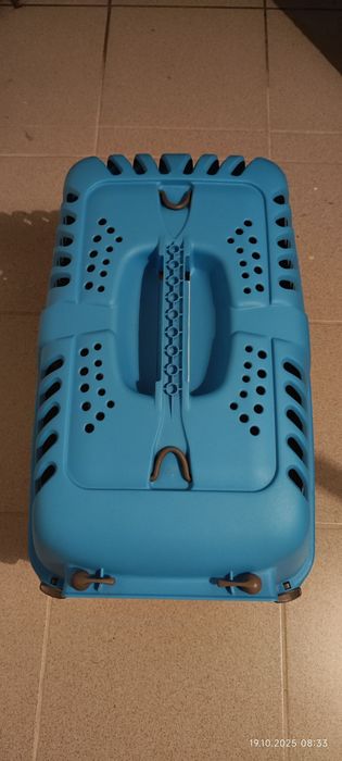 Транспортна клетка с метална вратичка