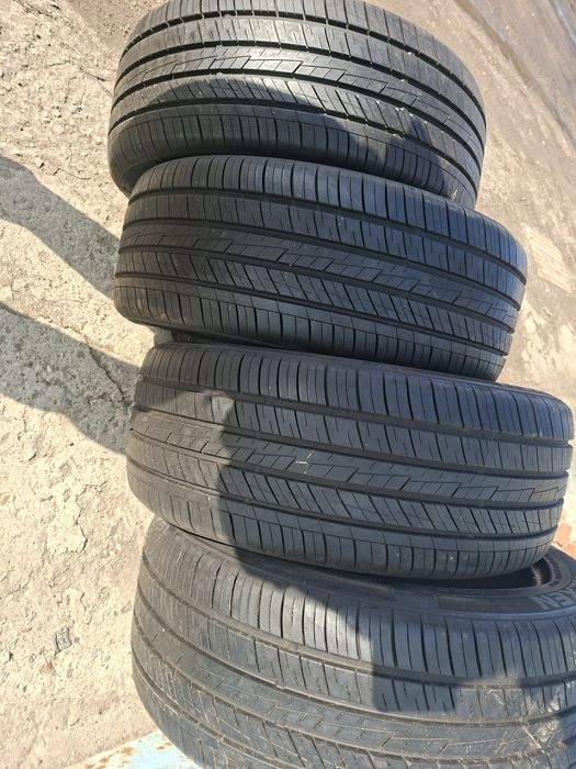 Продам шины 235/45/18 нексен