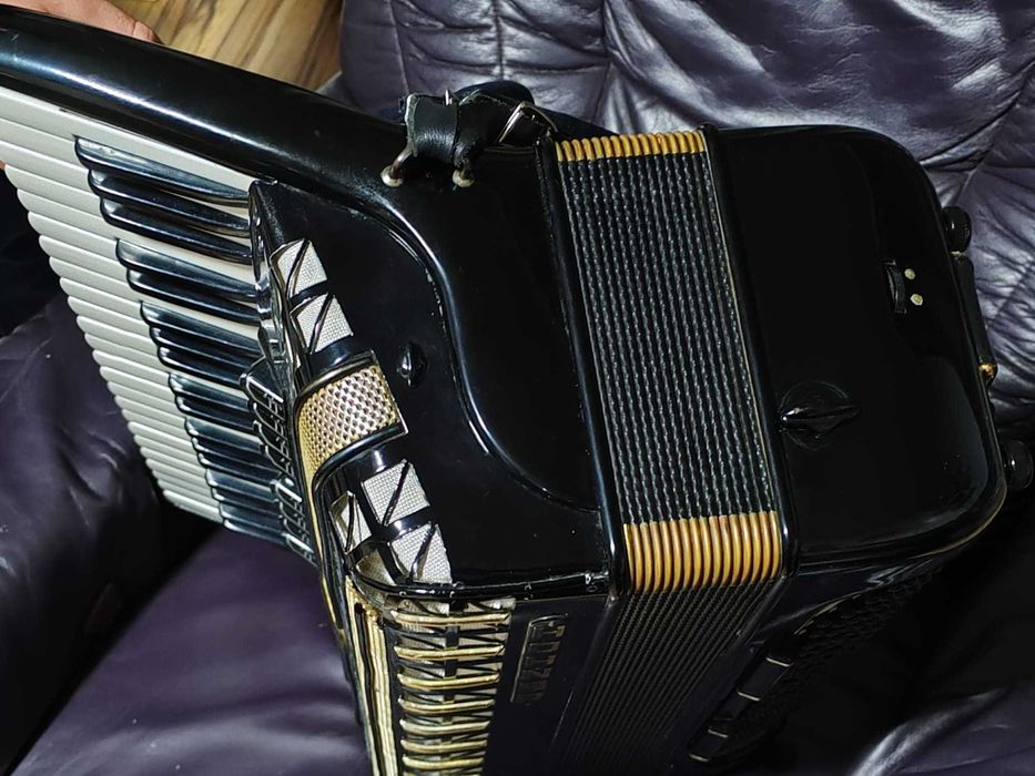 Acordeon HOHNER ATLANTIC III P 120 Basi + Cutie