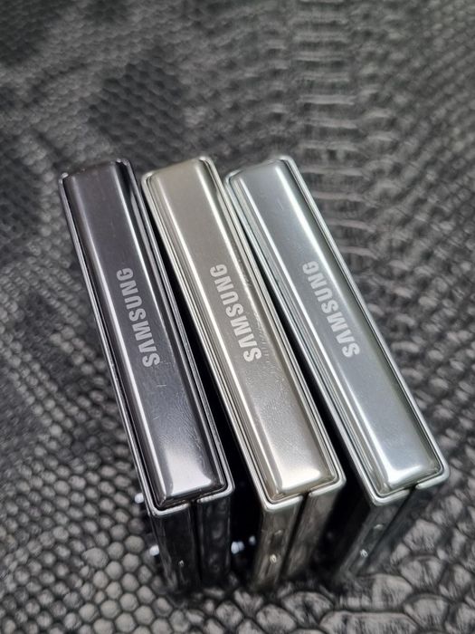 Samsung galaxy z flip 5 5G 8/256gb holati xarxil