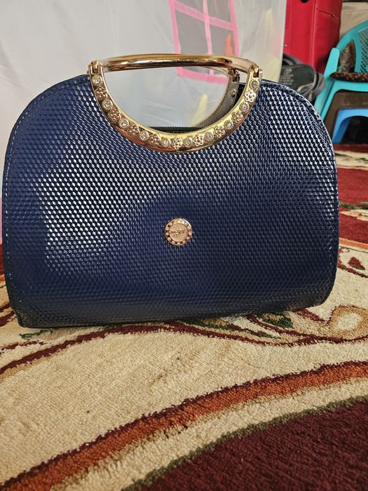 Ayollar uchun sumkalar