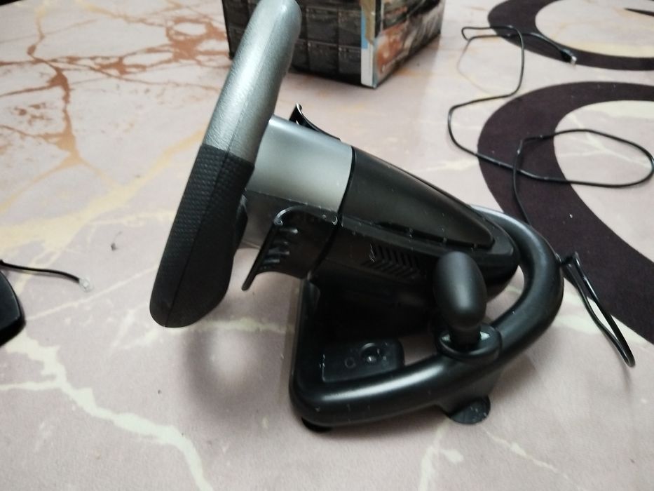 Продам игровой руль