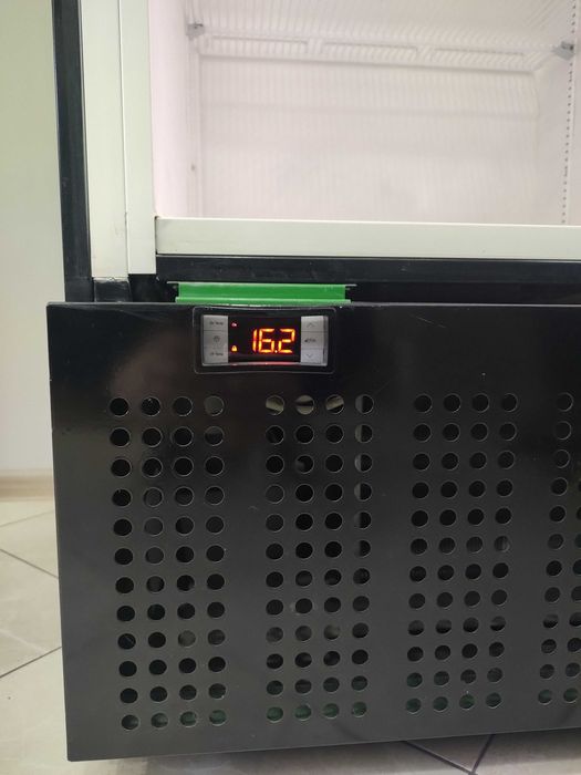 Хладилна витрина