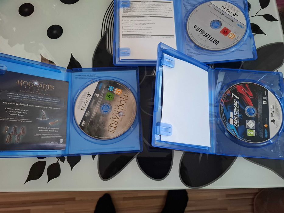 Vând 3 jocuri de PlayStation 5