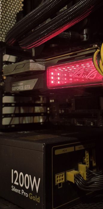 Placa video gaming  GTX 1080 Ti 11GB Platinum ROG Poseidon