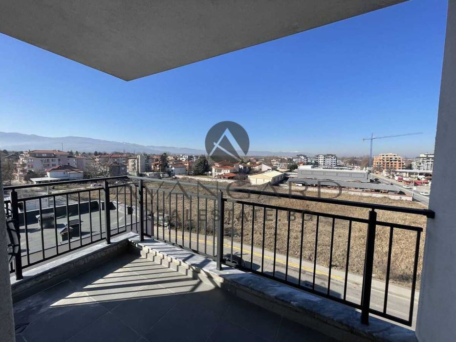 Продава се Тристаен апартамент в Пловдив, Христо Смирненски - 104 кв.м за 1568 €/кв.м - Снимка #8