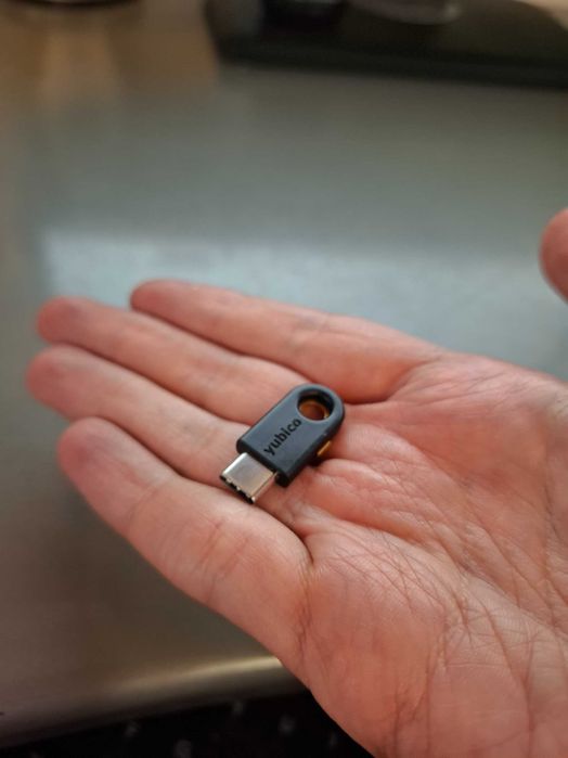 Cheie de securitate și autentificare în 2 pași YUBIKEY 5C FIPS