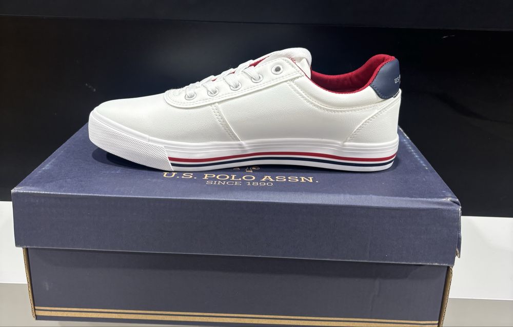 Adidasi U.S Polo noi in cutie