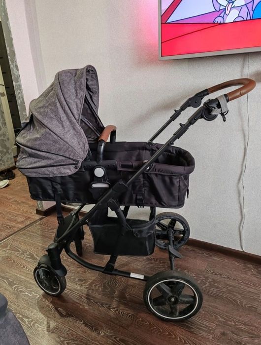 Продаётся коляска 3 в 1