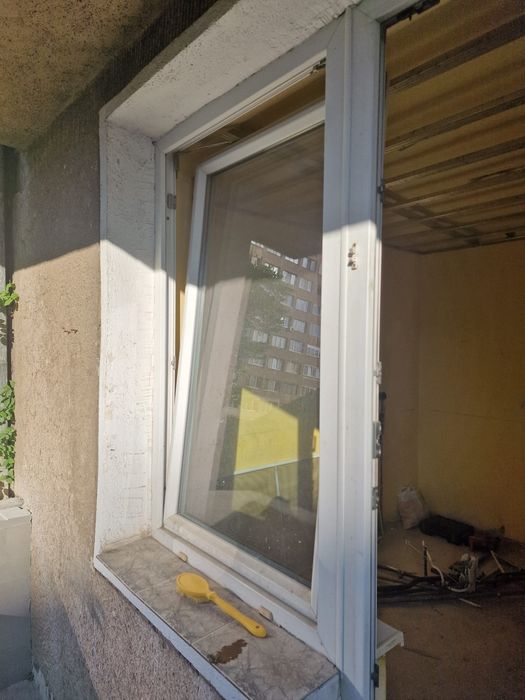 Vând ușă și geam termopan pentru balcon de apartament