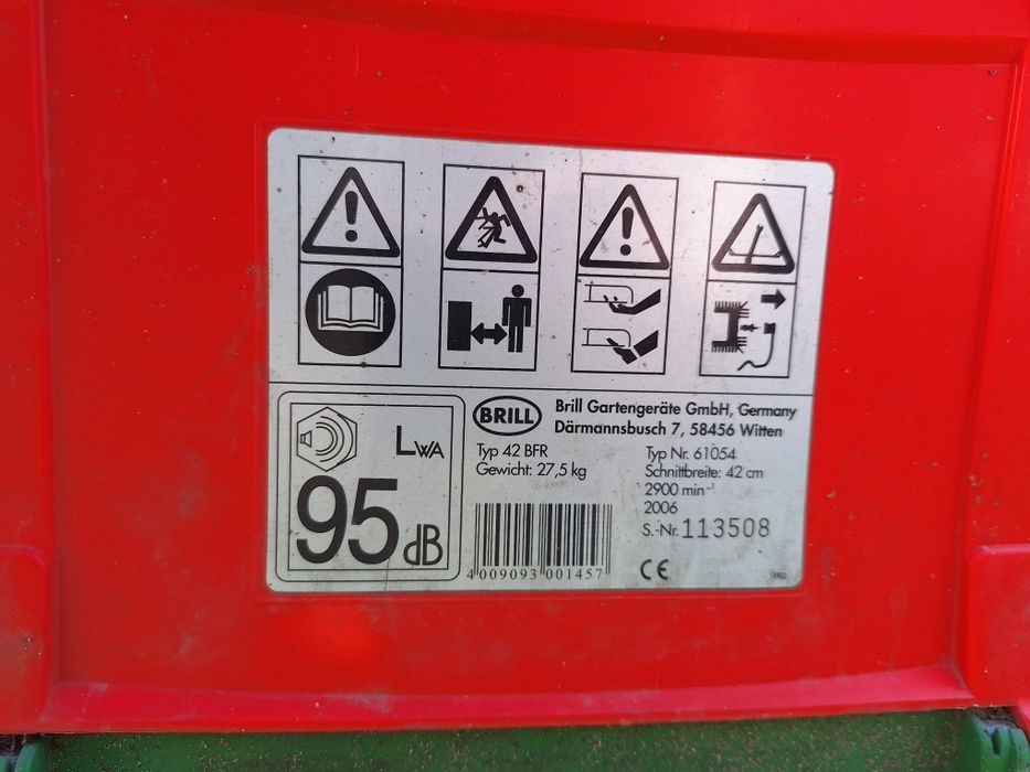 Masina Tuns Gazon Brill Germania cu Tractiun