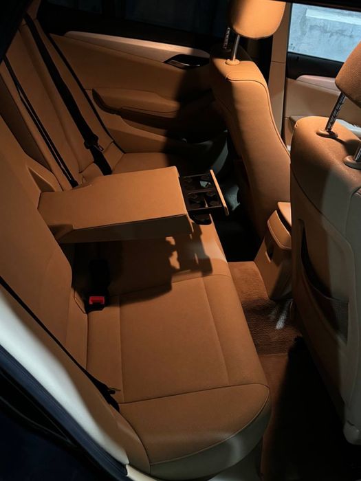 Bmw X1 xdrive 2L atmosferniy Benzin