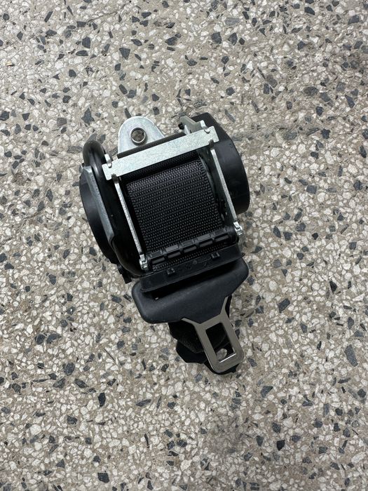 Mercedes w207 e coupe заден колан