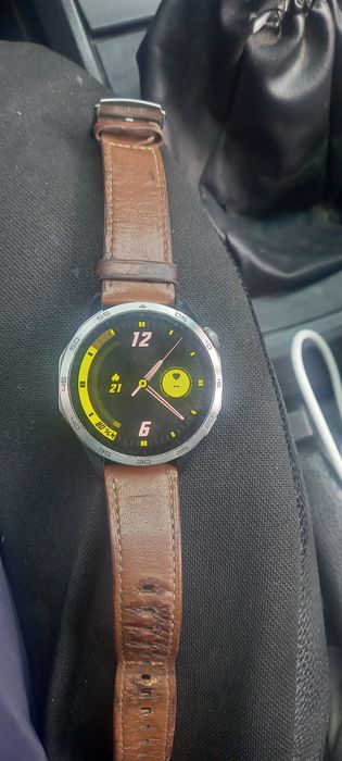 Продаётся  часы Хуавей gt 4