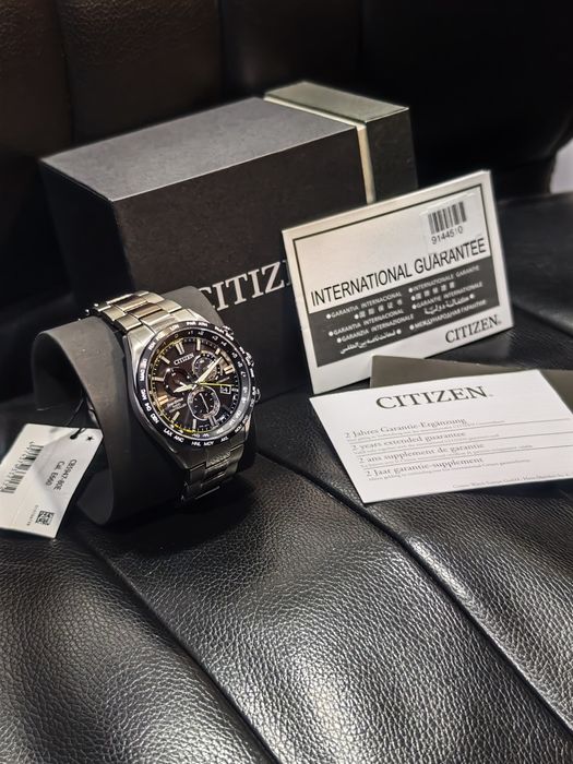 Ceas Citizen Super Titanium EcoDrive Safir CB5947-80E NOU!