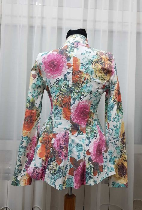 Дамско сако М-Л    .