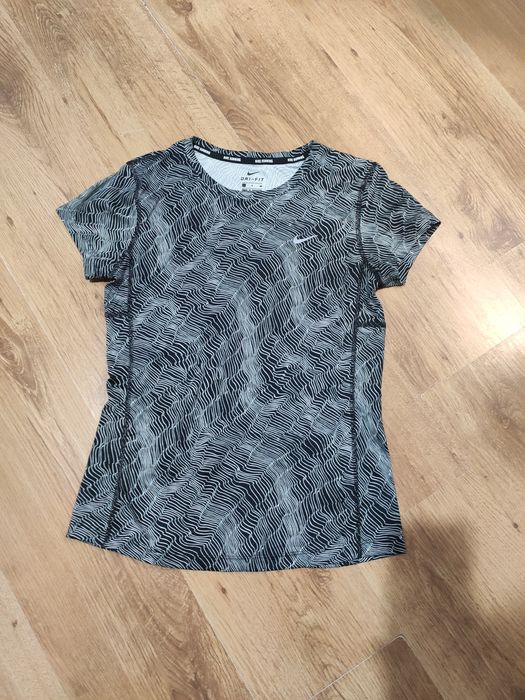 Tricou dama Nike Running mărimea S