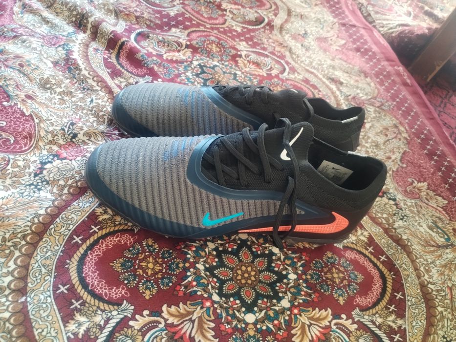 Nike phantom butsi 41 razmer