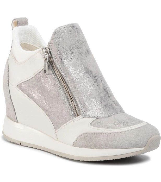 Продам женскую обувь