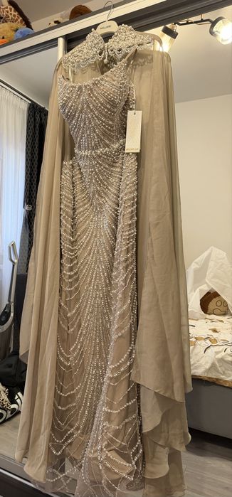 Vând rochie elegantă cu paiete si perluțe