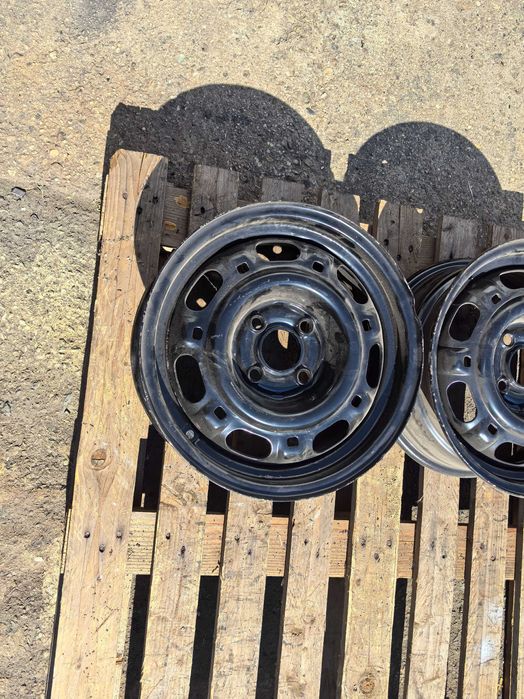 14 цола 4 х 100 мм Фолксваген Пасат / Голф - 6 Инча / ЕТ 38