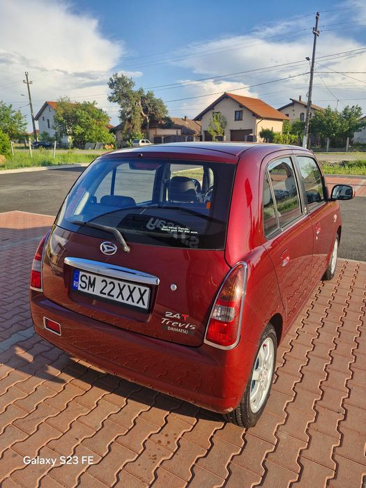 2 X Daihatsu Trevis