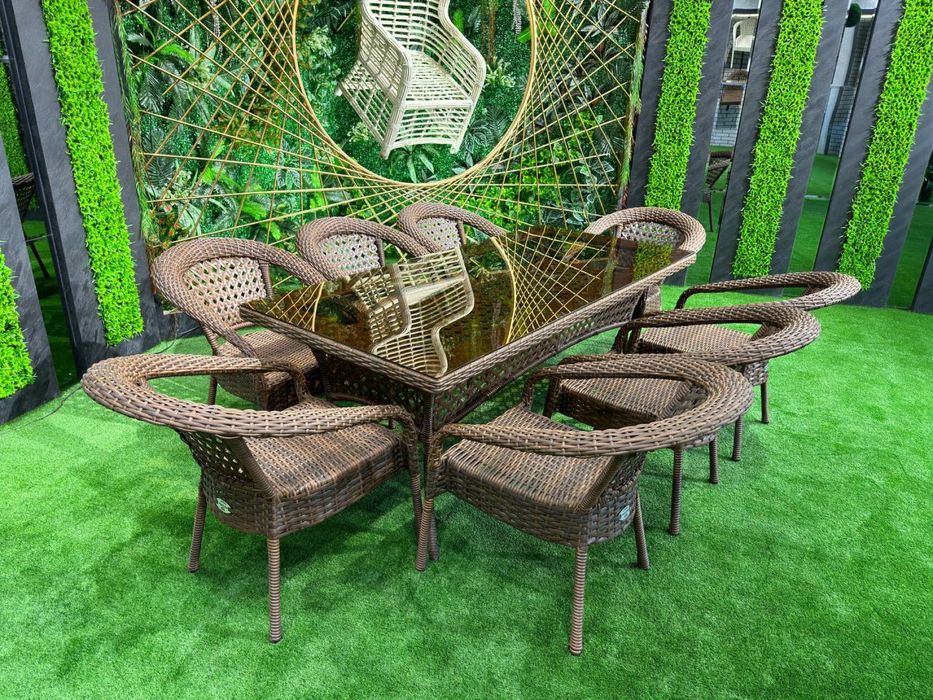 Ratan tuqima stol stullar