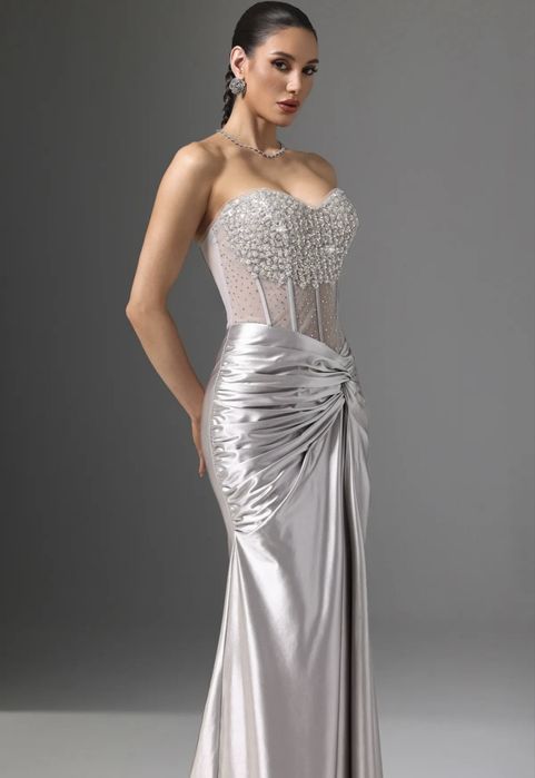 Дълга официална рокля корсет