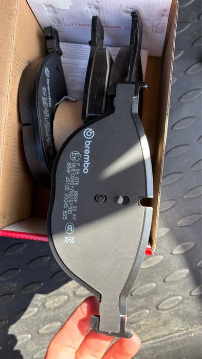 Продам Колодки брембо