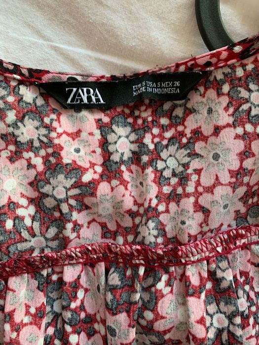 Къса рокля с дълги ръкави