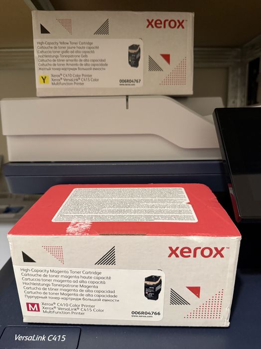 Xerox VersaLink C415 – aproape nouă (2300 pagini) + 2 tonere originale