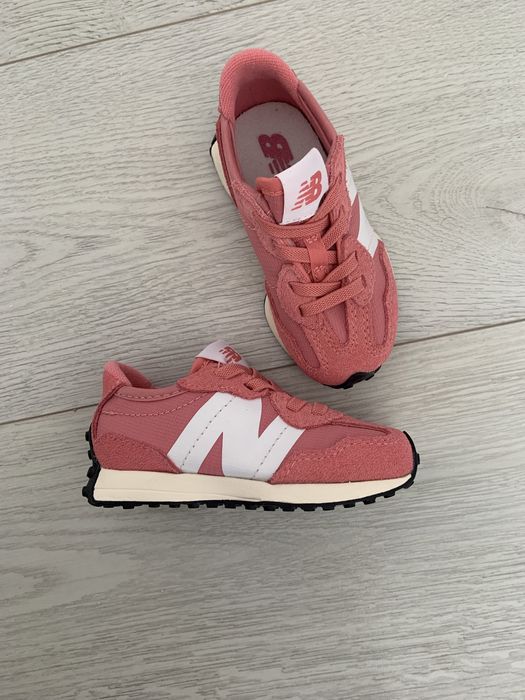 Детские кроссовки новые