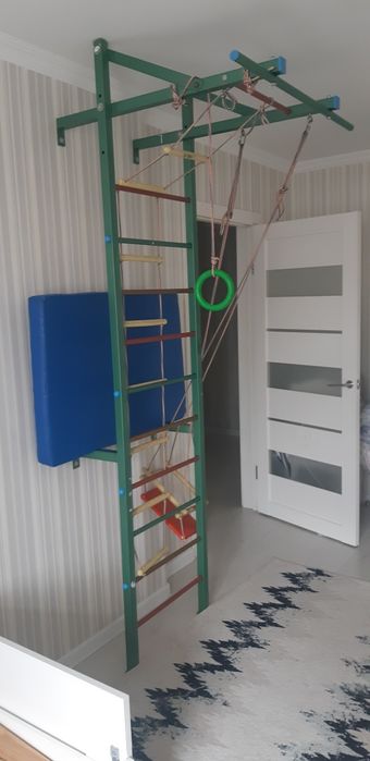 Детские качели с турником