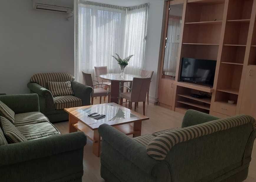 Дава се под наем Тристаен апартамент в Пловдив, Център - 74 кв.м за 219.3 € - Снимка #1