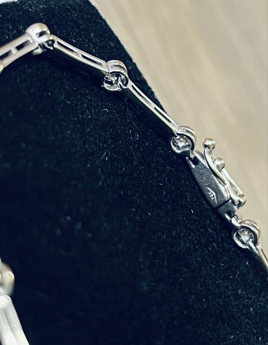 Дамска гривна бяло злато и брилянти