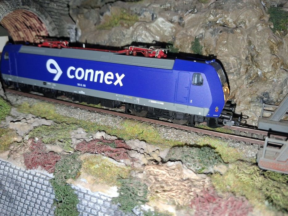 Locomotiva electrica piko connex 

Lumini in funcție de direcția de me