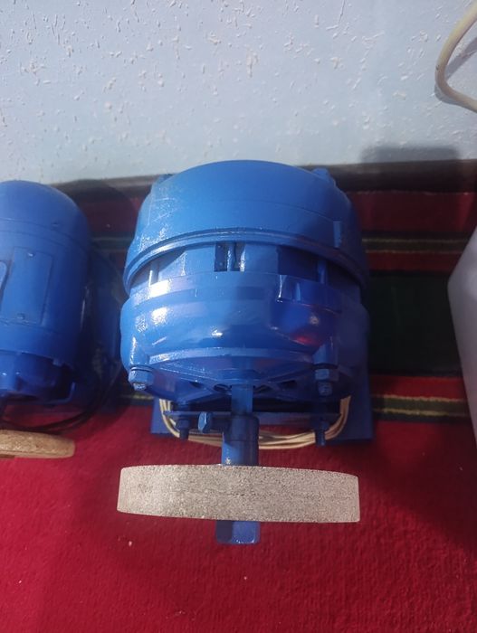 Чархлар сотилади.