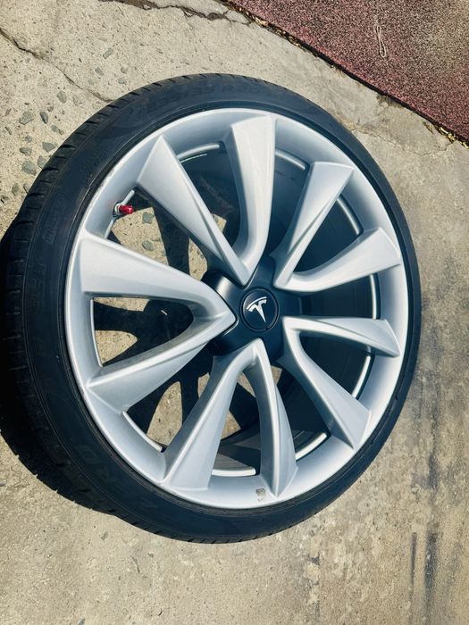 Tesla Model Y Tesla model 3 20 цола