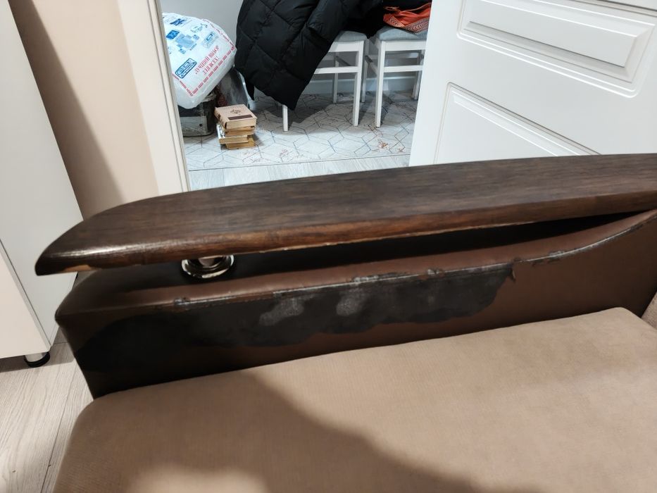 БЕСПЛАТНО. Диван в отличном состоянии