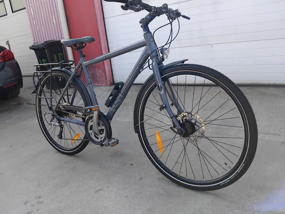 Vând bicicleta din aluminiu pentru bărbați