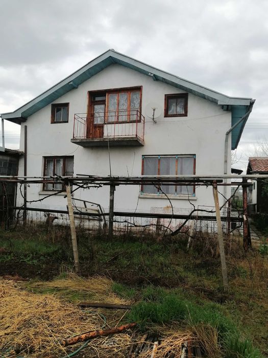 Продавам къща и земеделска земя  в с. Ново Делчево, общ. Сандански