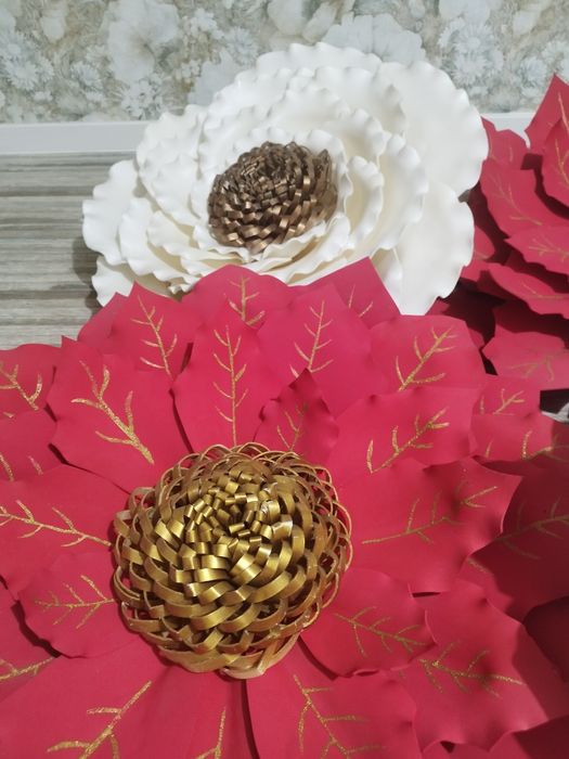 Продам искусственные новогодние цветы