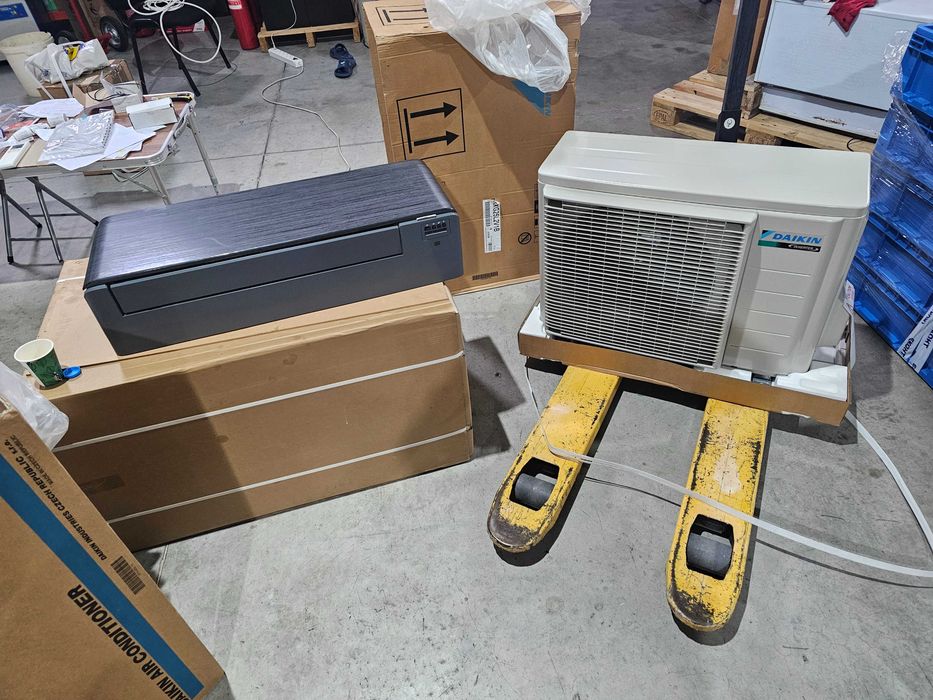 Климатик Daikin Stylish - 9000 btu - нов