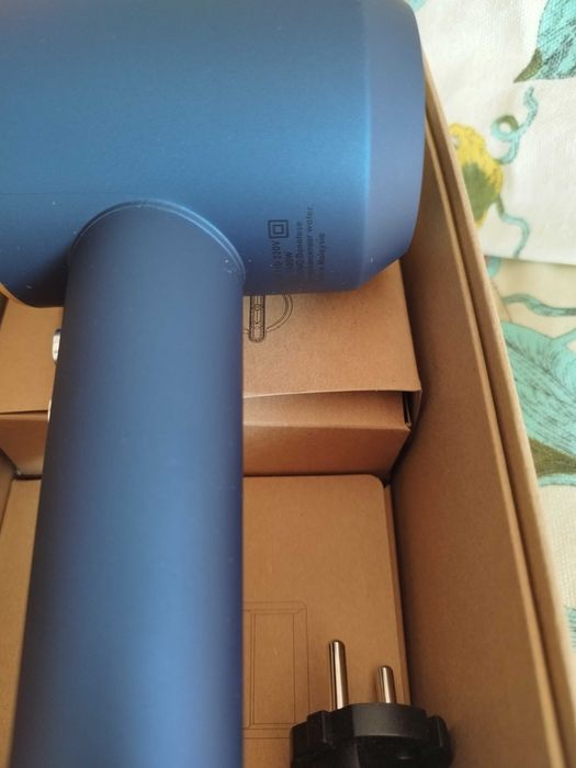 Сешоар Dyson supersonic HD08 син/мед КАТО НОВ