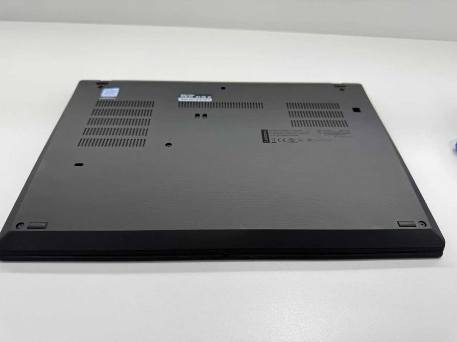 Laptop SH Lenovo Thinkpad P43s i7-8665U 16gb RAM SSD 512 NVME Nvidia Quadro P520 2gb