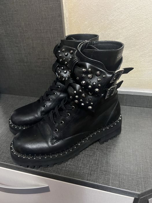 Дамски боти.